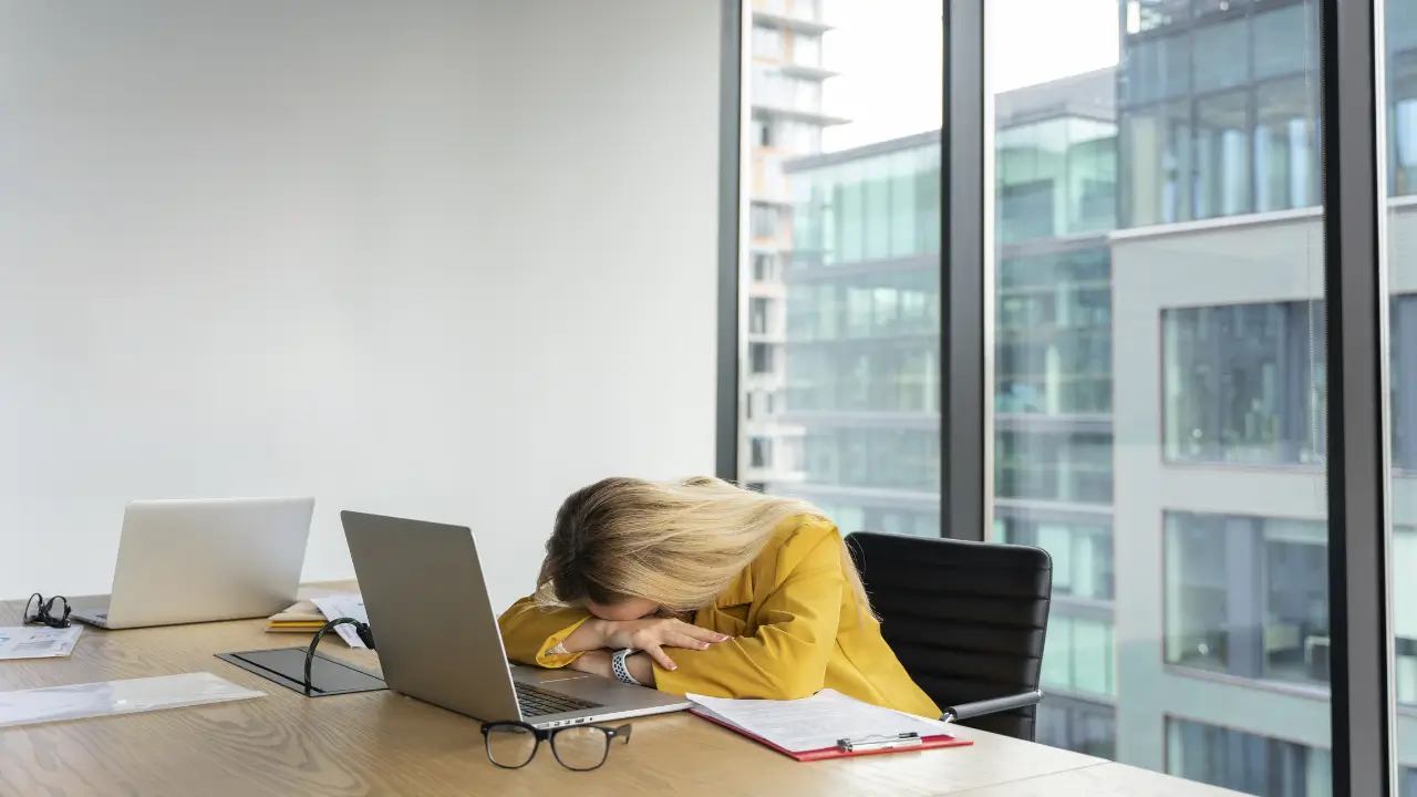Ambiente de trabalho hostil: exaustão do colaborador